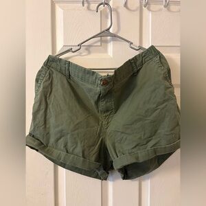Old Navy Women's Cargo Shorts in Forest Green
